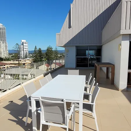 Surfers Chalet-3